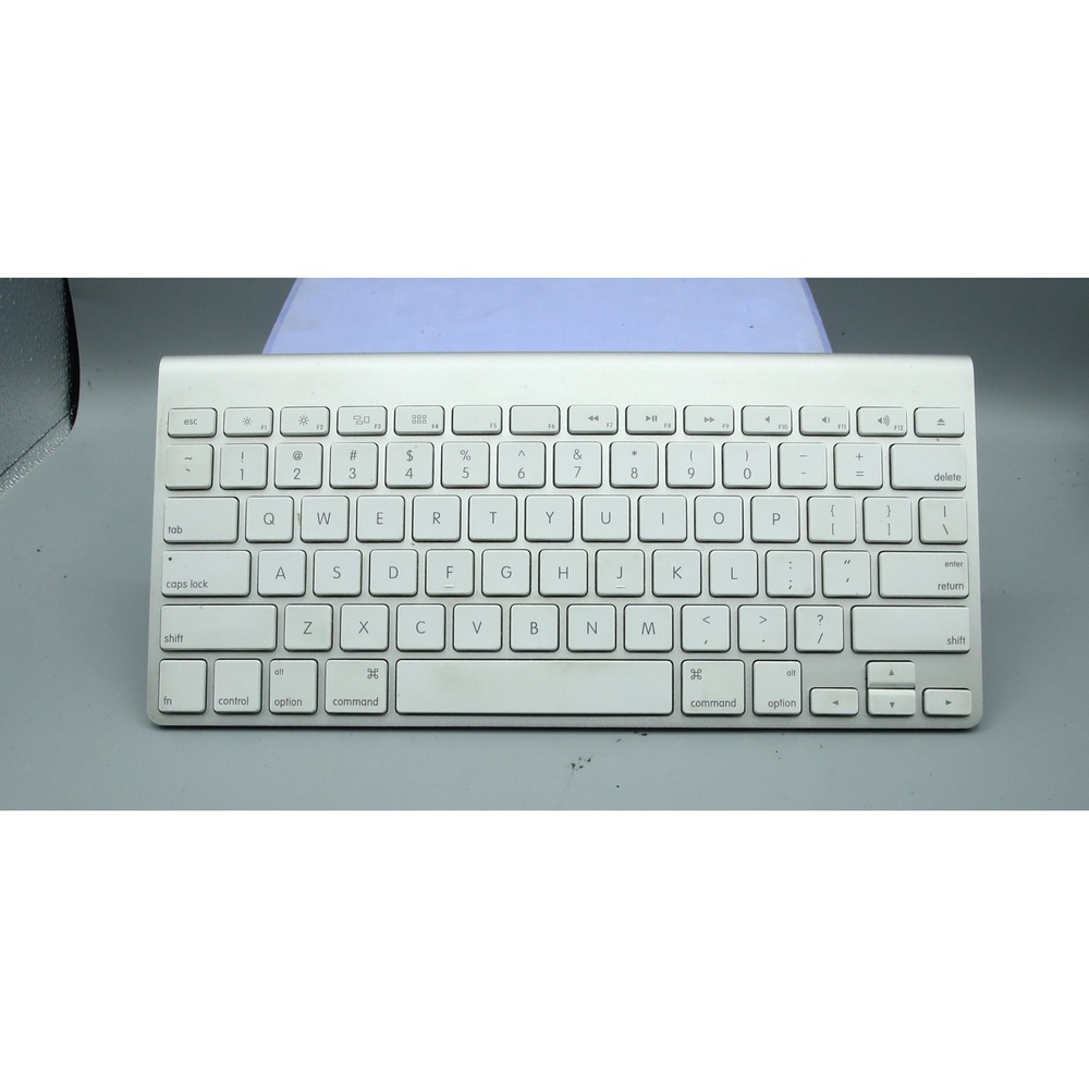 Apple Wireless Keyboard A1314 Silver Bluetooth Aluminum MC184LL/B MC184LL/A